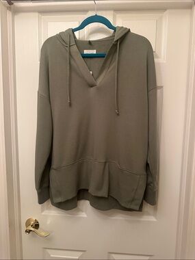 Lou & Grey Olive Green V-Neck Hooded Pullover
